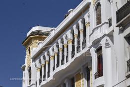 Image du Maroc Professionnelle de  Une des façades les plus représentatives de l’architecture du début du XXème siècle située sur le boulevard Mohamed V, l'un des plus anciens de "Casablanca". De nombreux architectes internationaux, et surtout des français, qui se sont inspirés des courants des Art Nouveau en vogue en Europe et particulièrement des Art Déco en y ajoutant des caractéristiques locales tel que, stucs, sculptures ou de zelliges, visible sur les façades des immeubles construits pour les colons à Casablanca, Mardi 9 Octobre 2012. (Photo / Abdeljalil Bounhar) 


 